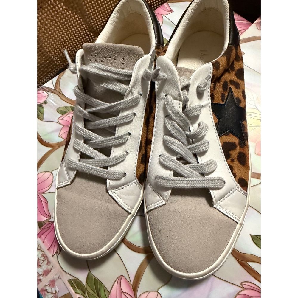 Modern Rush Leopard Star Sneakers Womens 8.5 Animal Print Low Top Lace Up Shoes